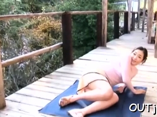 Japanese Streetwalker Enjoys Abiding 10-pounder